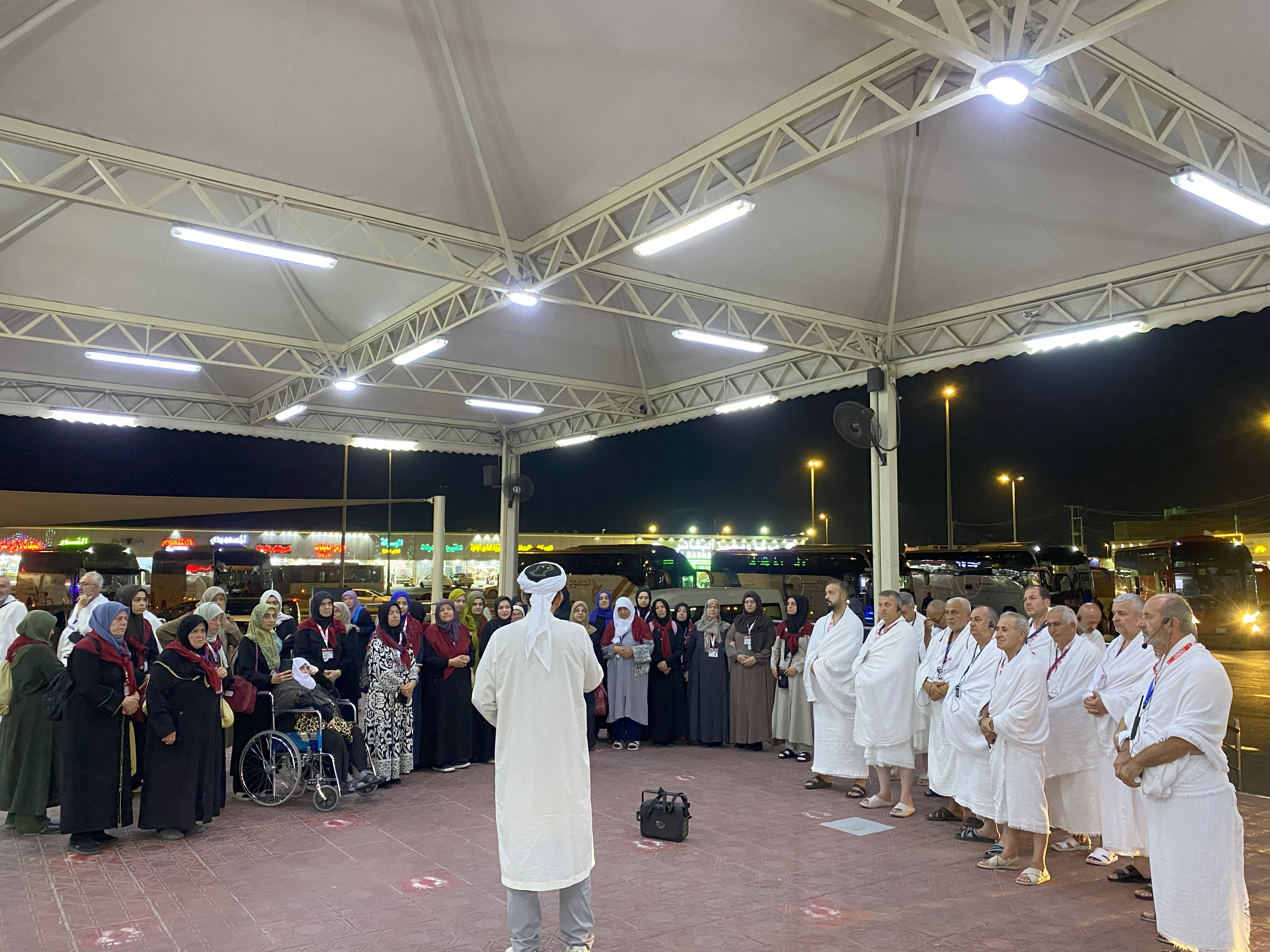 9 Kasım 14 Gunlük Umre Programı